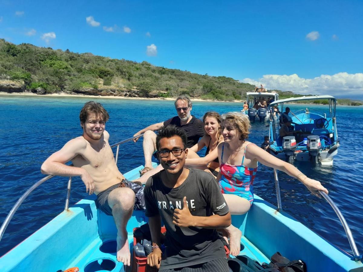Van Santri Homestay Pemuteran Luaran gambar