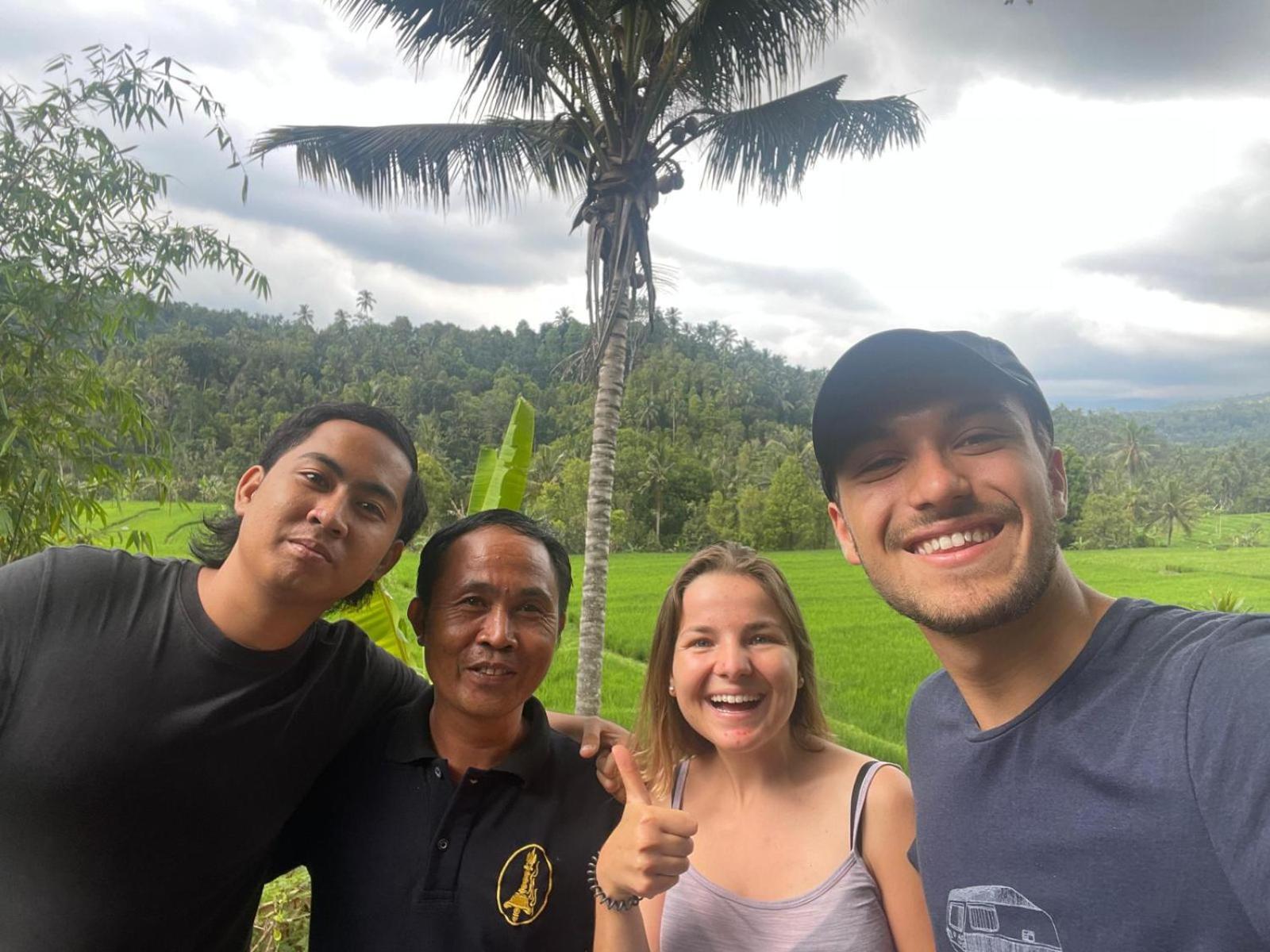 Van Santri Homestay Pemuteran Luaran gambar