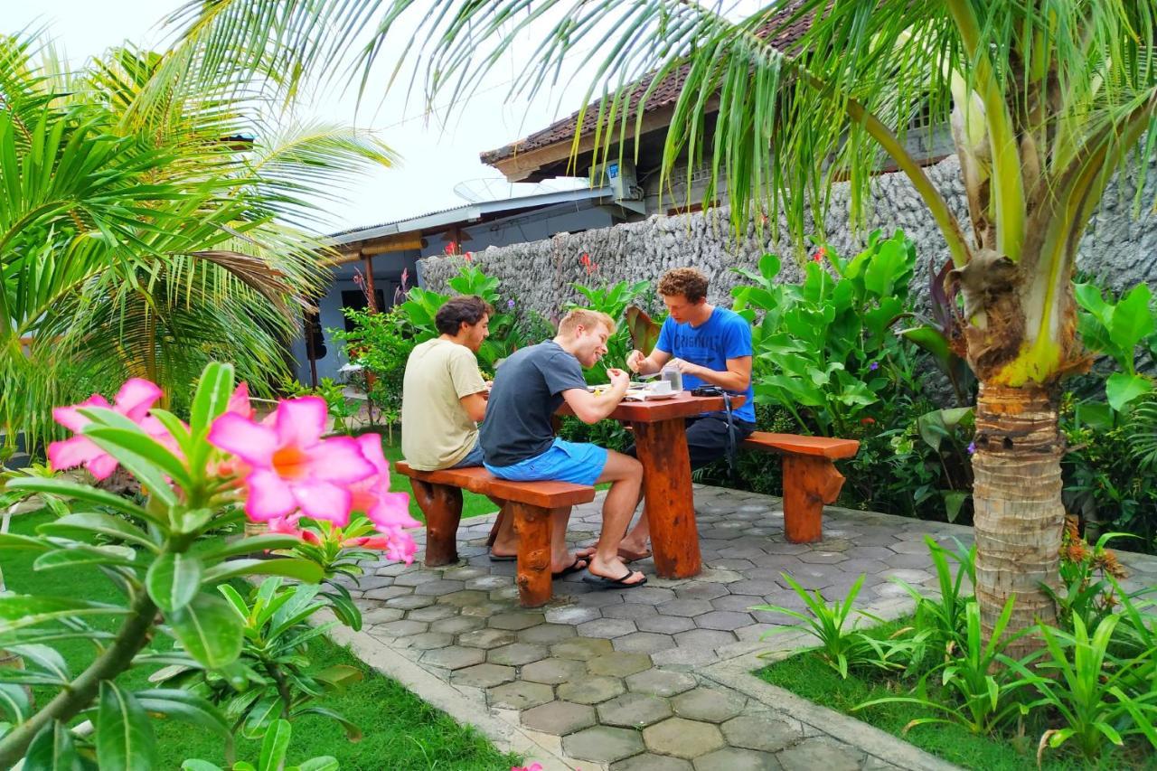 Van Santri Homestay Pemuteran Luaran gambar